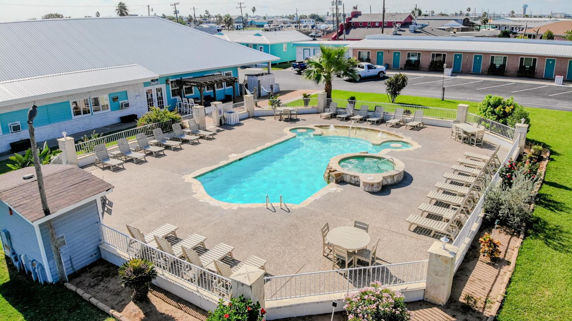 Shark Reef Resort Motel & Cottages Port Aransas Exterior photo